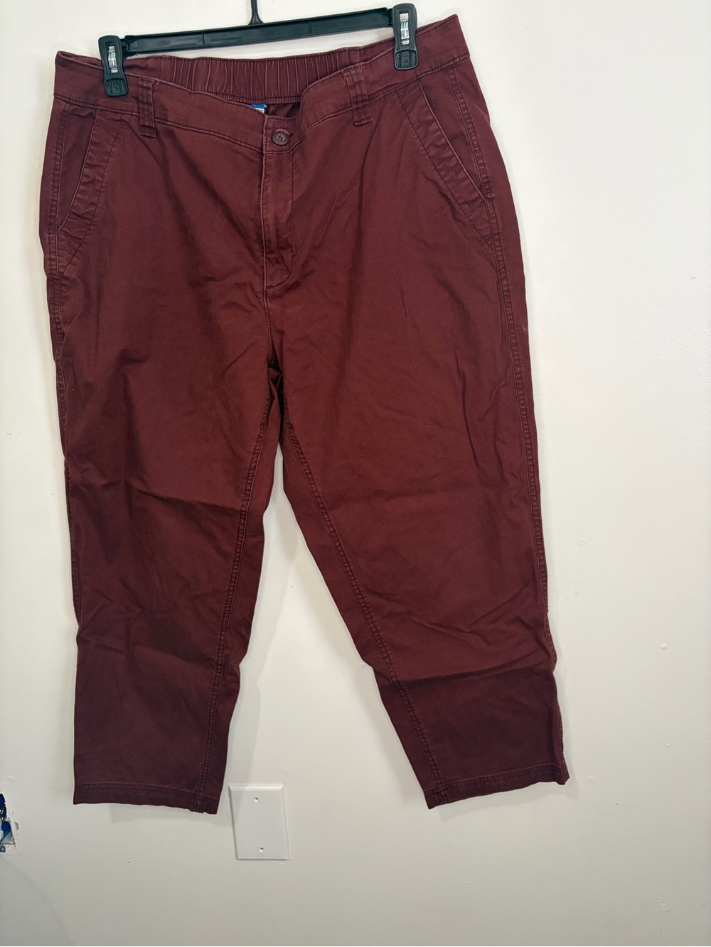 Old Navy Women's Straight Leg Pants in Wine Burgundy